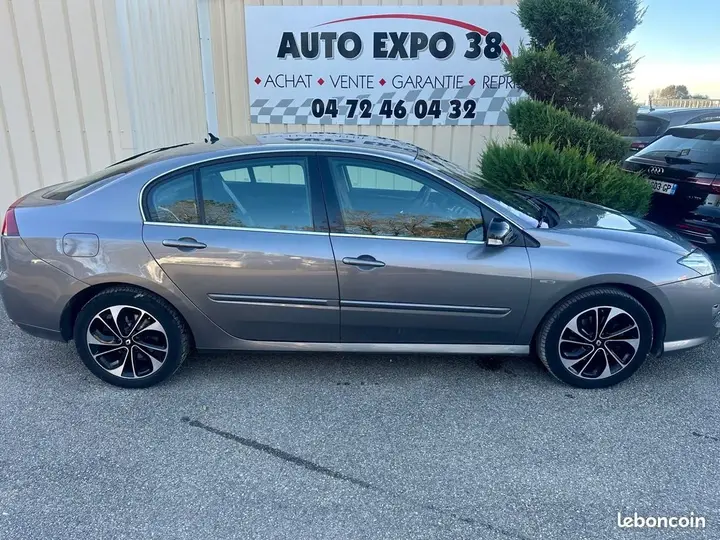 Renault Laguna 2014 photo 2