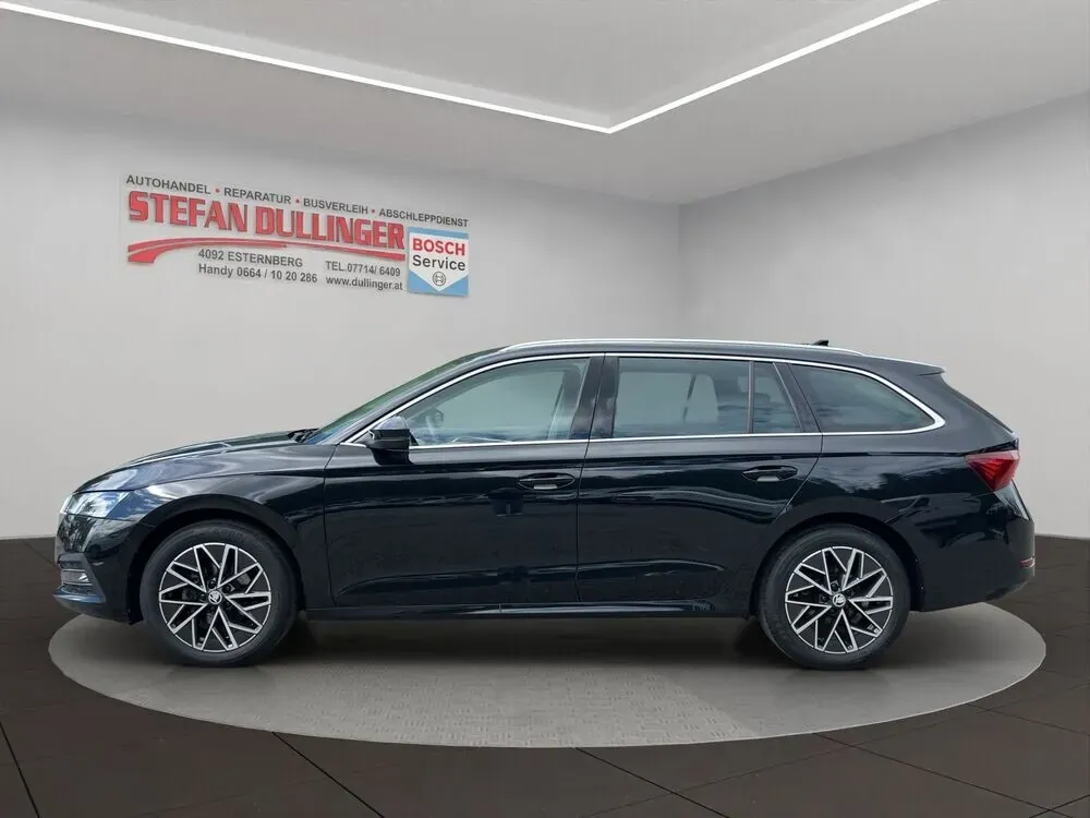Skoda Octavia 2023 photo 2