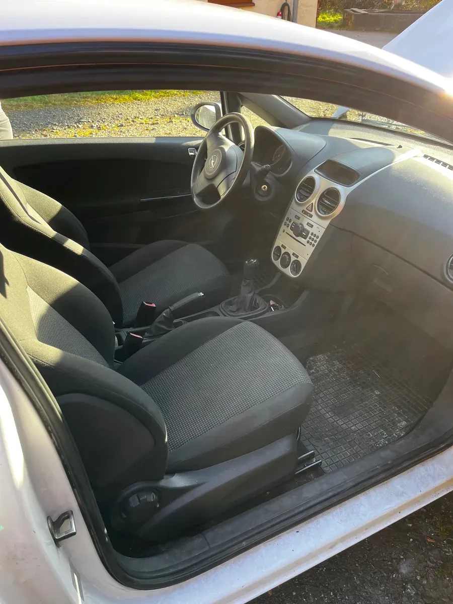 Opel Corsa 2009 photo 3