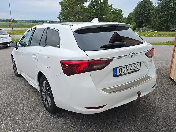 Toyota Avensis 2016 photo 4