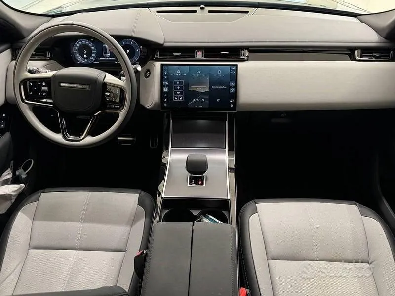 Land Rover Range Rover Velar 2025 photo 4