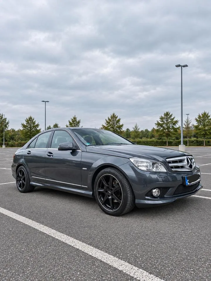 Mercedes-Benz W204