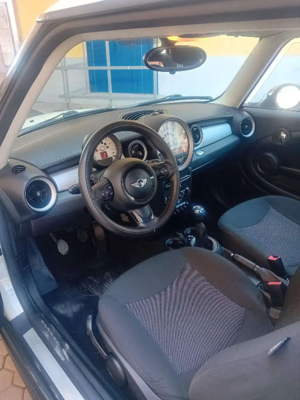 Mini One 2012 photo 2