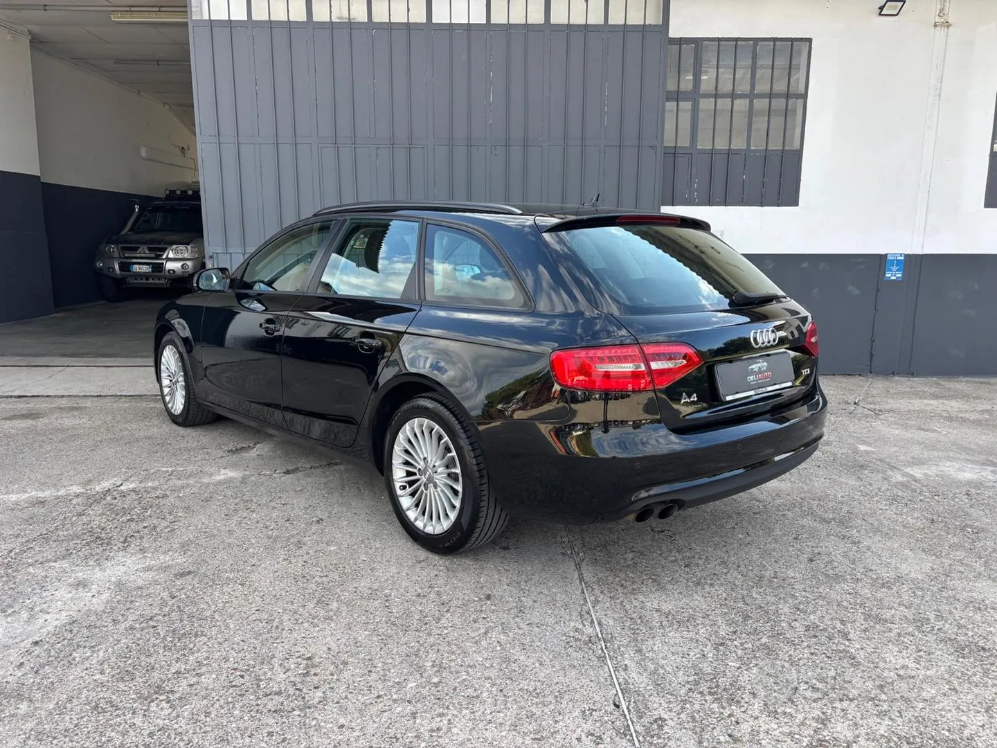 Audi A4 2012 photo 5