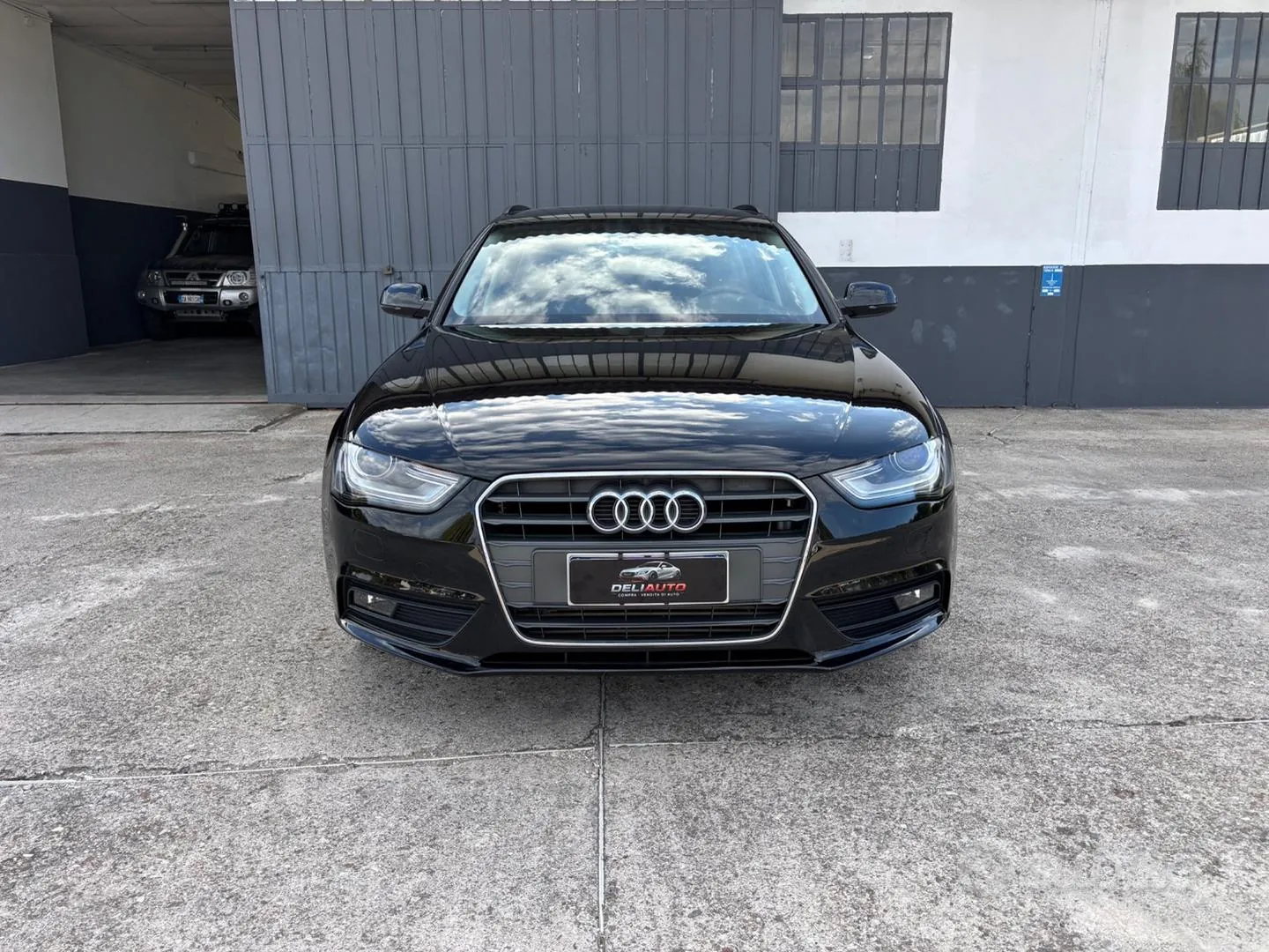 Audi A4 2012 photo 3