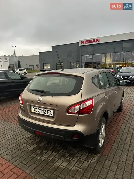 Nissan Qashqai 2013 photo 2