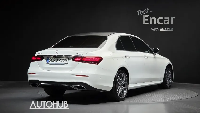 Mercedes-Benz E-Class 2023 photo 2