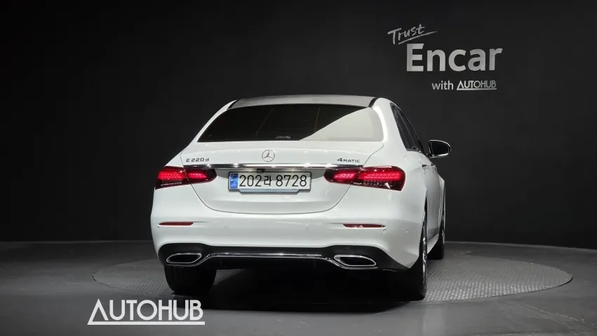 Mercedes-Benz E-Class 2023 photo 4
