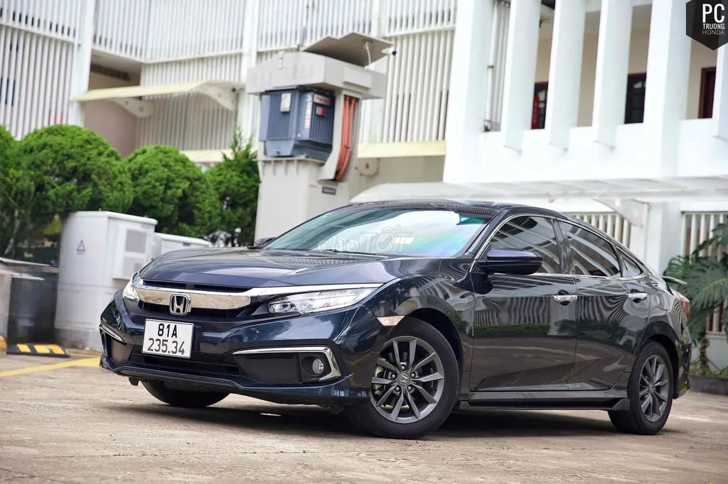 Honda Civic 2021 photo 2
