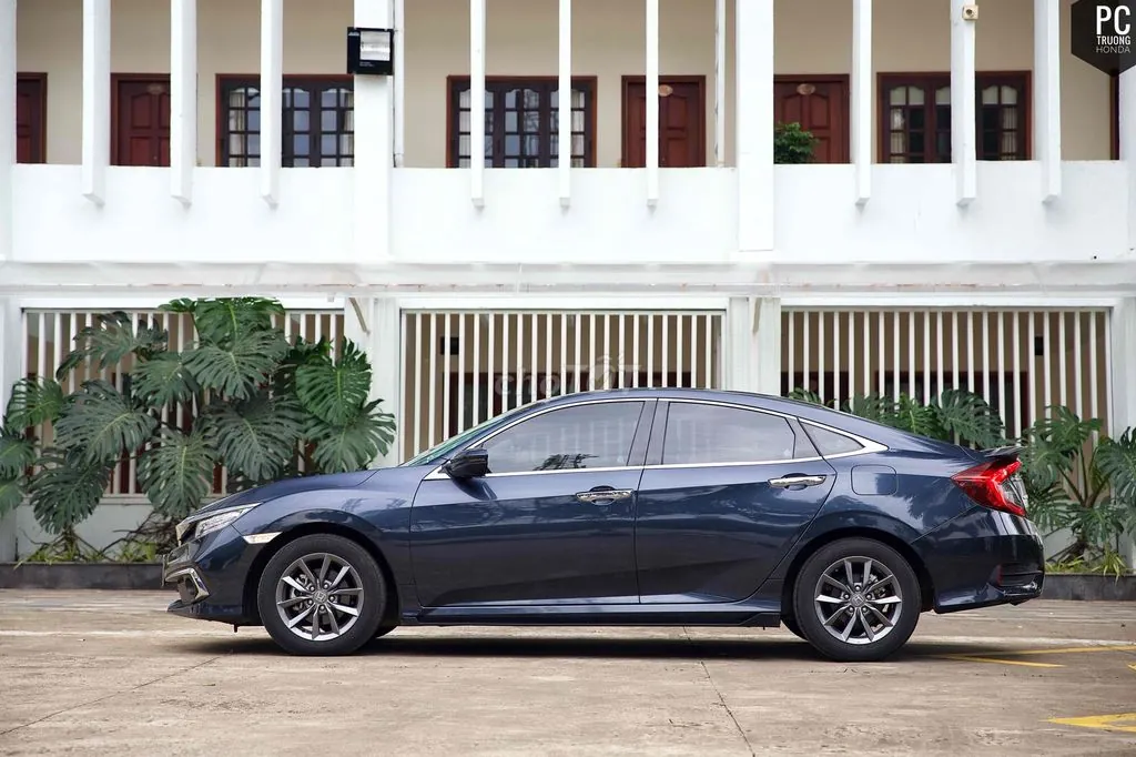 Honda Civic 2021 photo 3