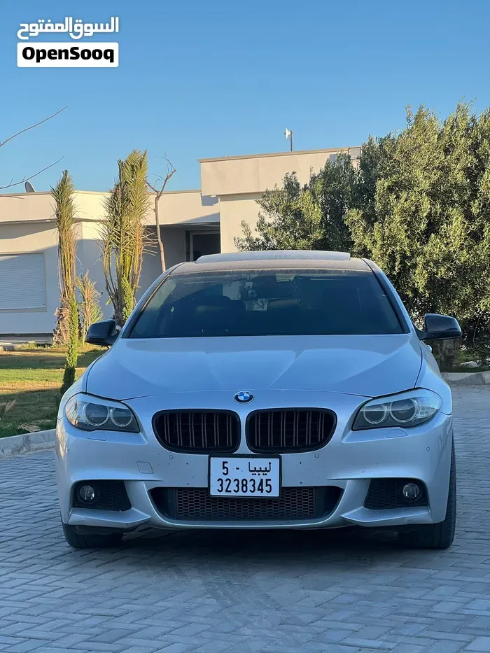 BMW 5 Series 2012 photo 2
