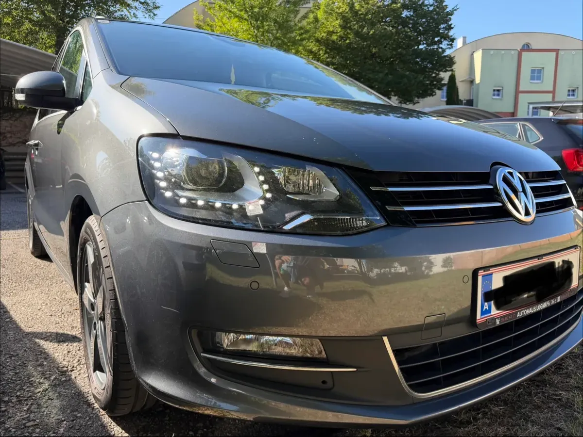 Volkswagen Sharan 2011 photo 2