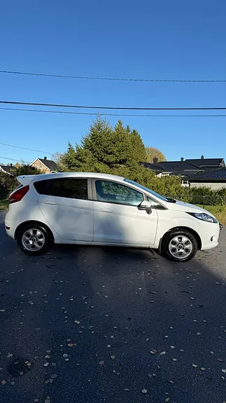 Ford Fiesta 2011 photo 4