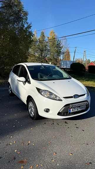 Ford Fiesta 2011 photo 3