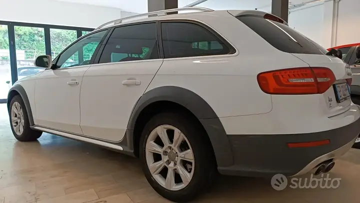 Audi A4 Allroad 2012 photo 4
