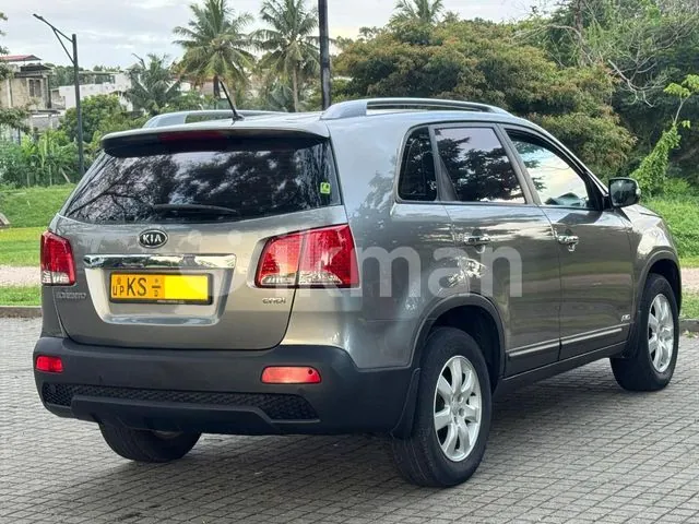 Kia Sorento 2011 photo 4