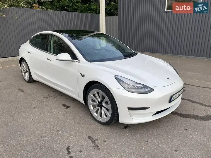 Tesla Model 3 2020 photo 4