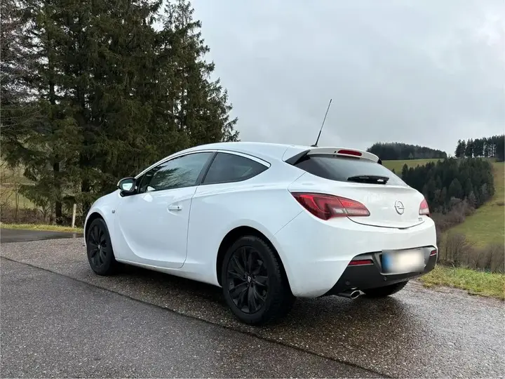 Opel Astra Gtc