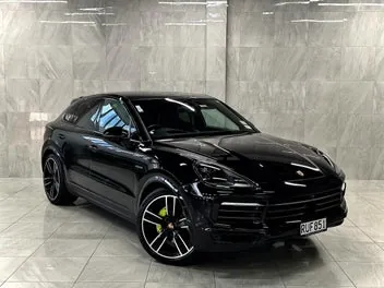 Porsche Cayenne 2023 photo 2