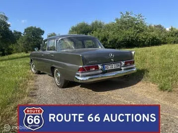 Mercedes-Benz 220 S 1964 photo 3