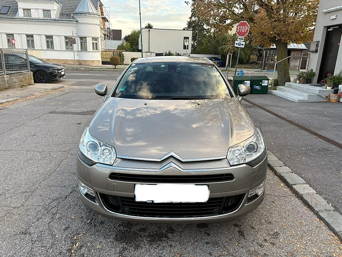 Citroen C5 2011 photo 2