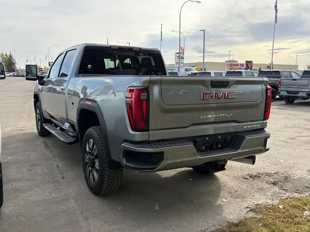 GMC Sierra 3500Hd 2026 photo 2