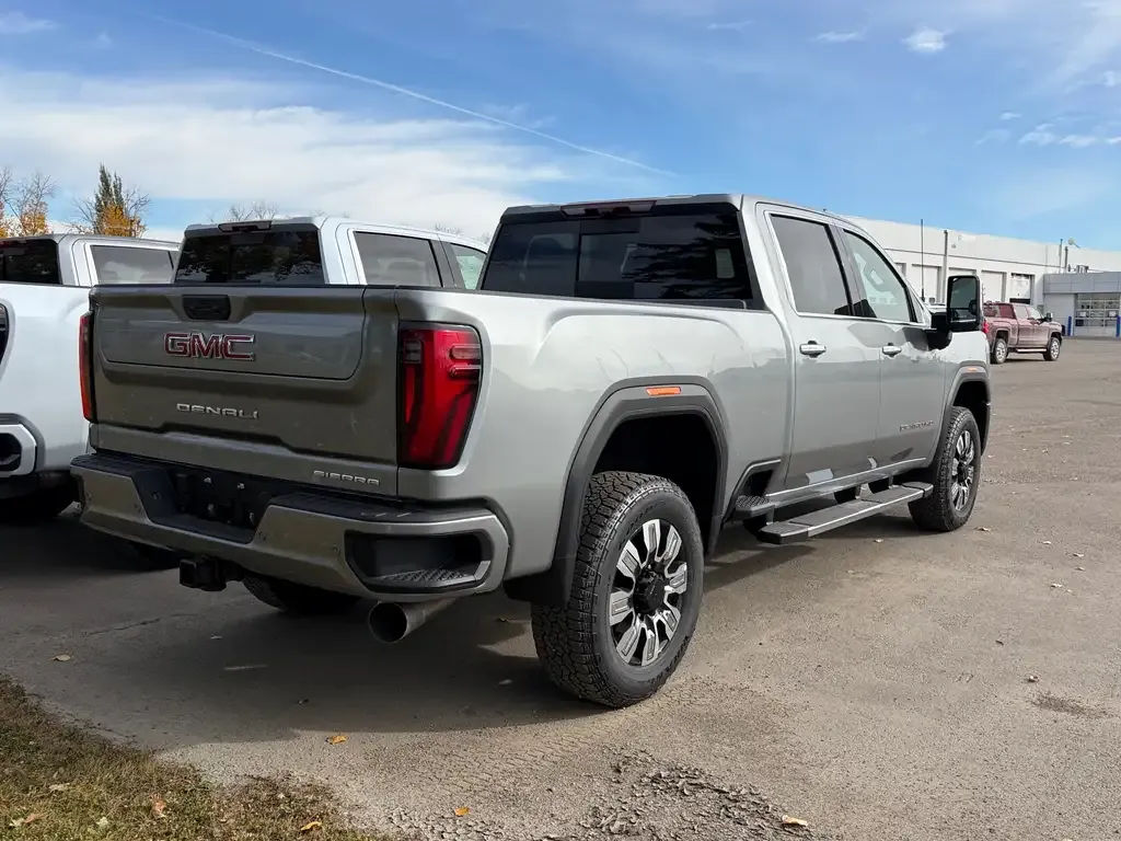 GMC Sierra 3500Hd 2026 photo 3