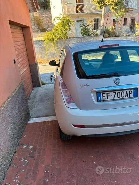 Lancia Ypsilon