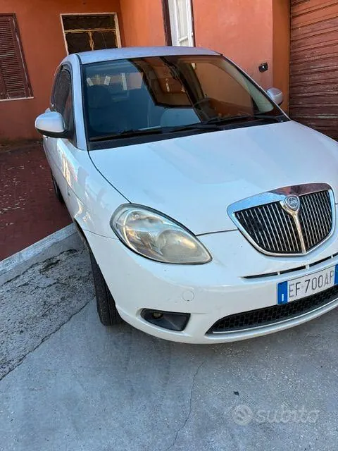 Lancia Ypsilon 2010 photo 2