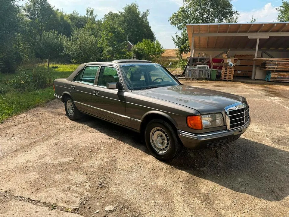 Mercedes-Benz W126
