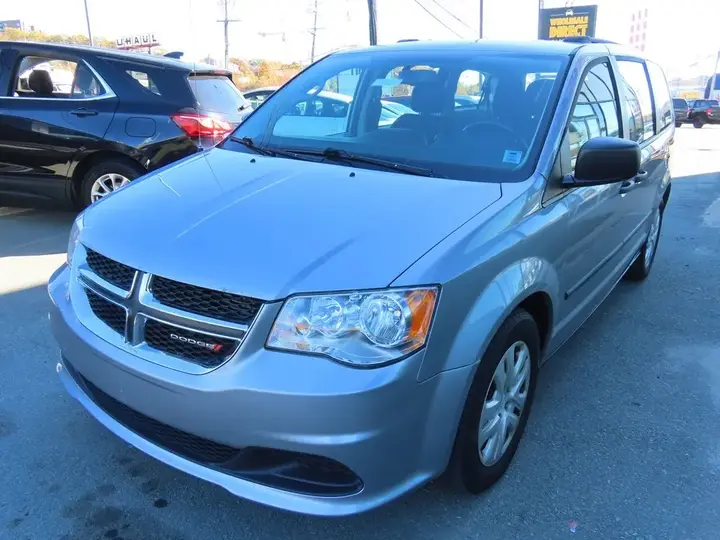 Dodge Grand Caravan 2017 photo 3
