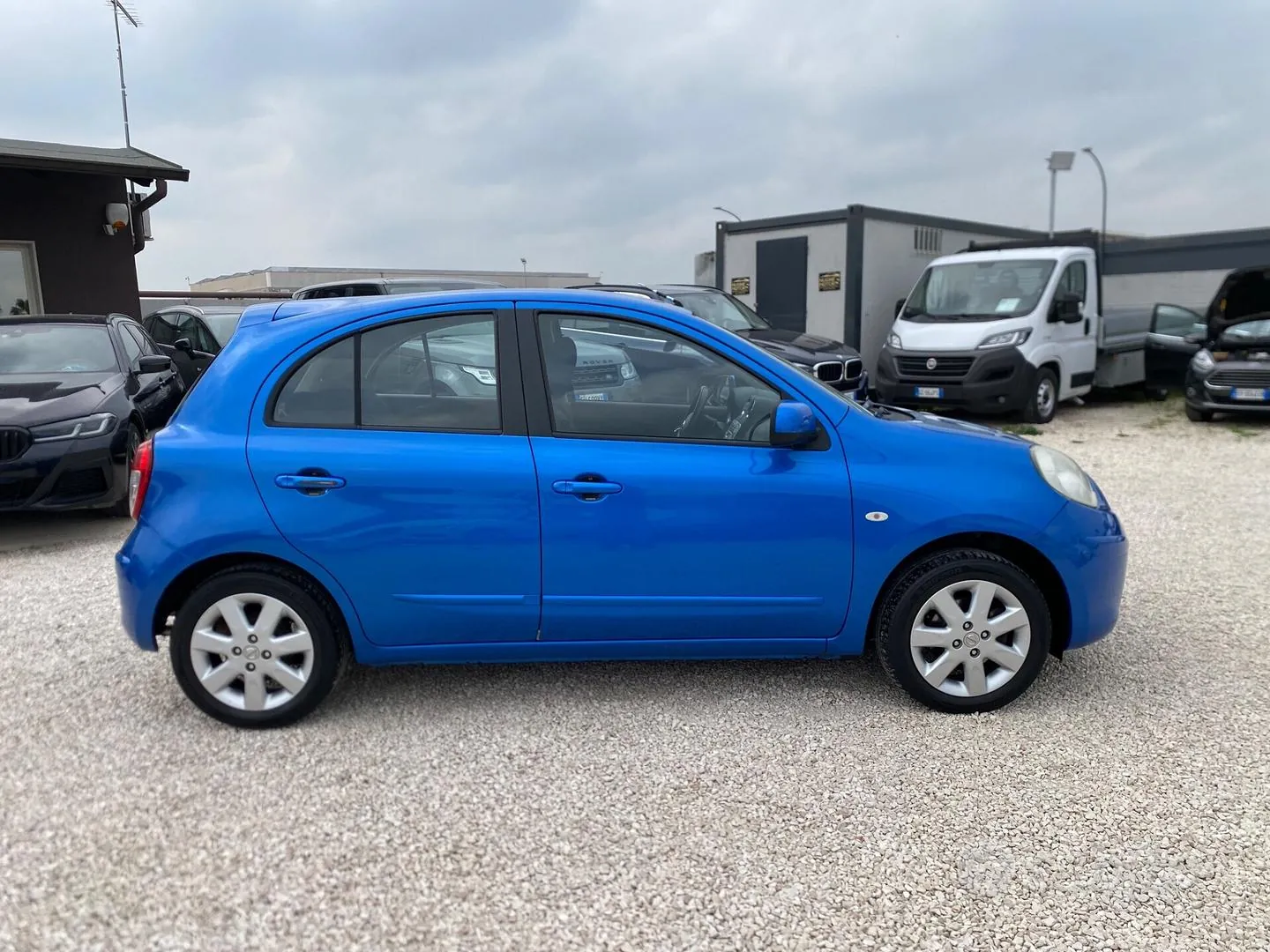 Nissan Micra 2011 photo 2
