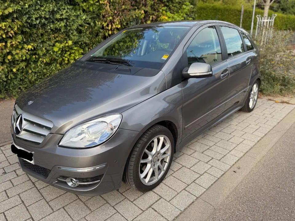 Mercedes-Benz B 200