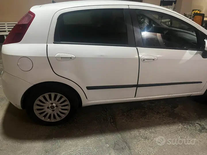 Fiat Punto 2008 photo 3