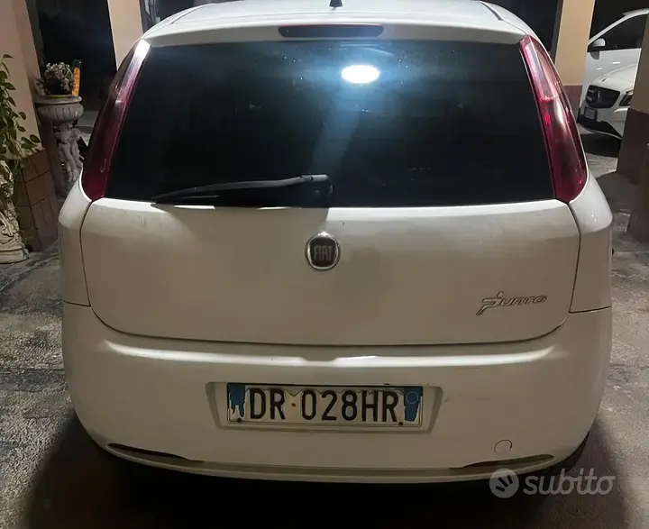 Fiat Punto 2008 photo 2
