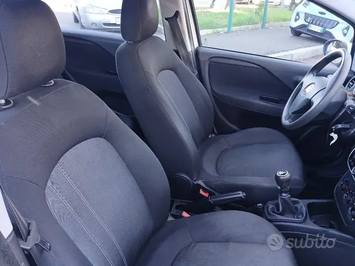 Fiat Punto 2016 photo 5