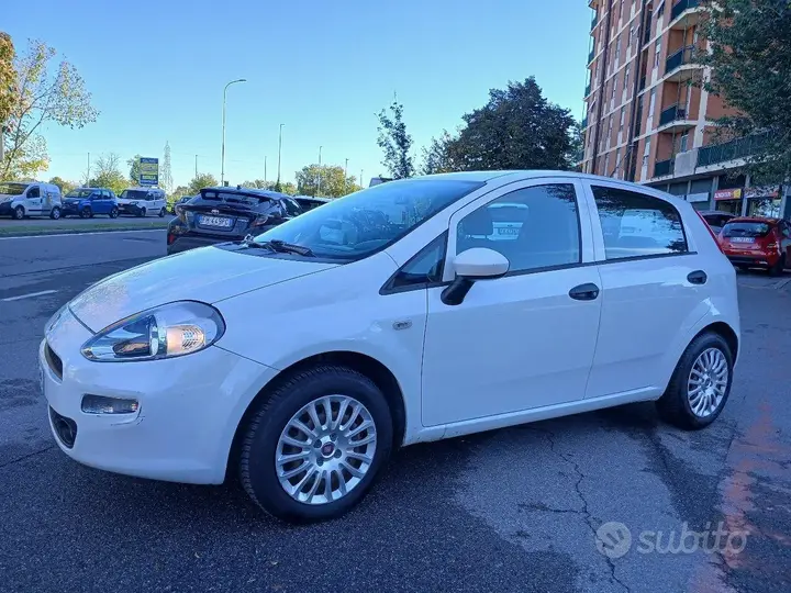 Fiat Punto 2016 photo 2