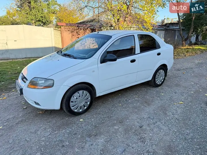Chevrolet Aveo 2005 photo 2