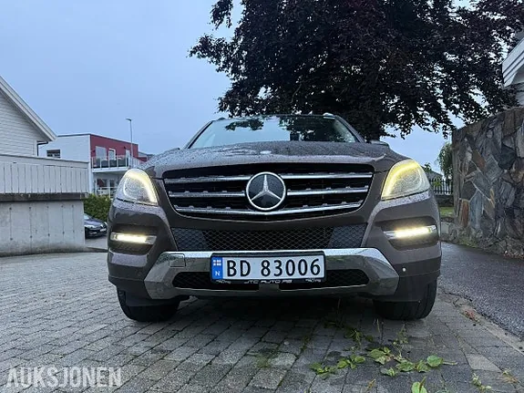 Mercedes-Benz Ml Class 2011 photo 2