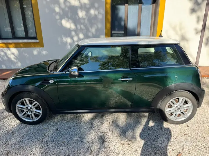 Mini Mini Cooper 2011 photo 5