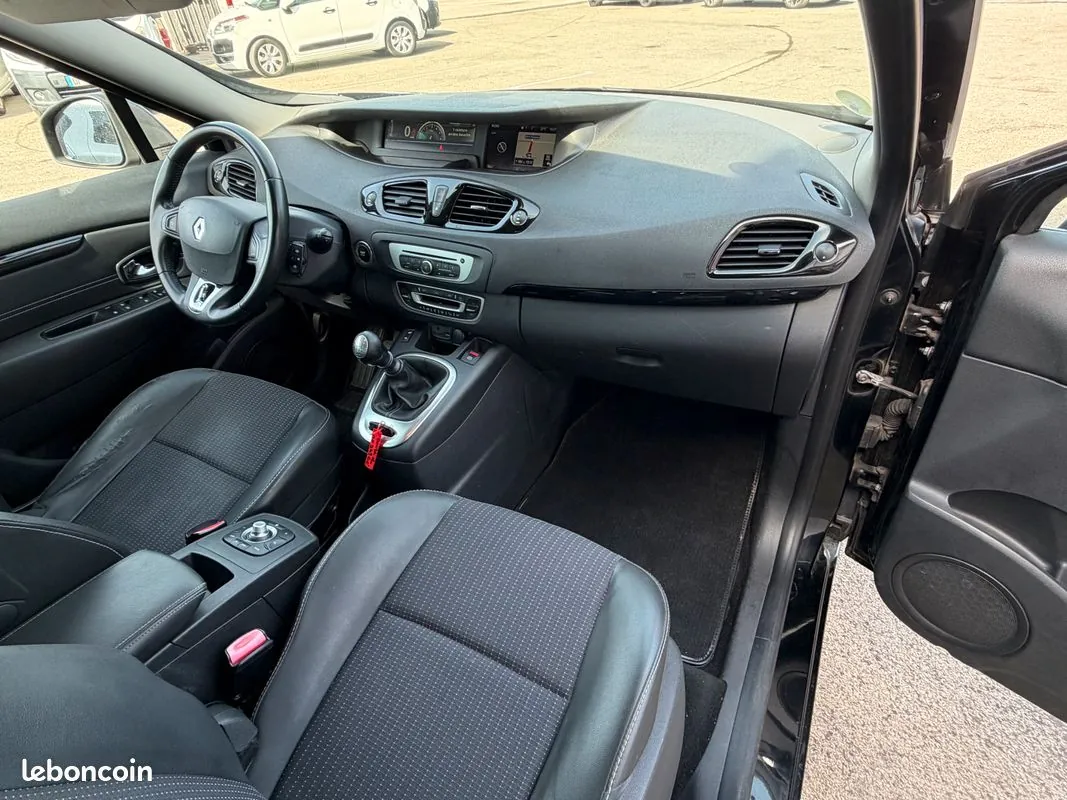 Renault Scenic 2015 photo 4