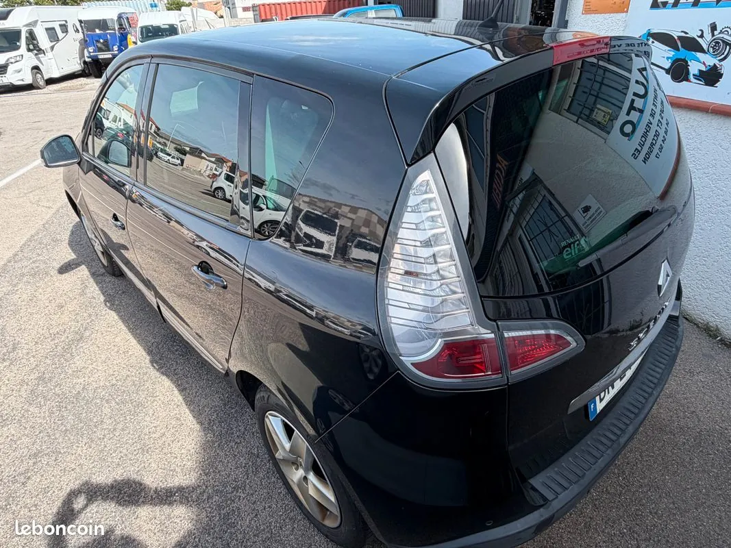 Renault Scenic 2015 photo 2