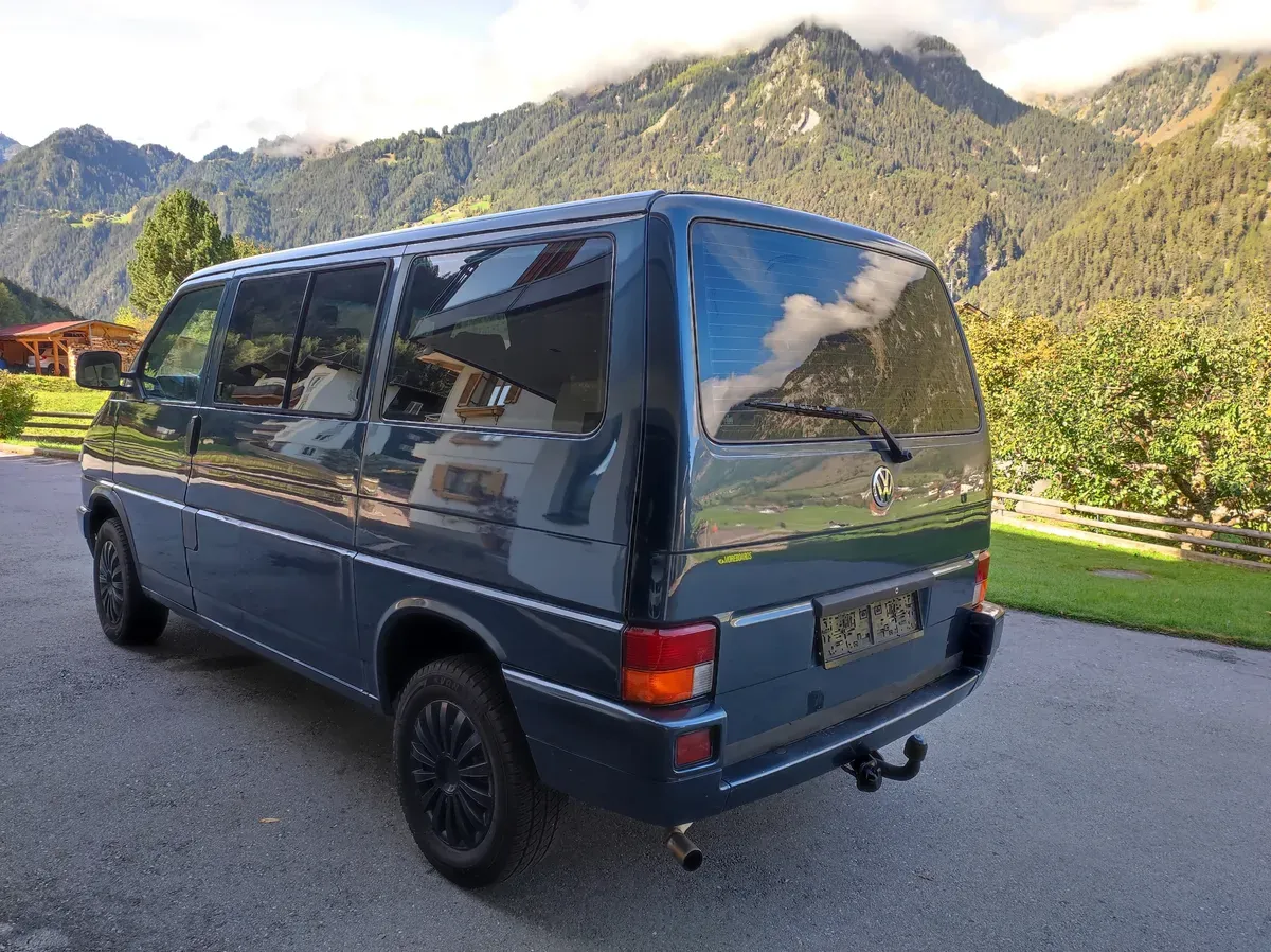 Volkswagen T4 1991 photo 2