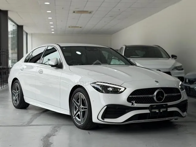 Mercedes-Benz C200
