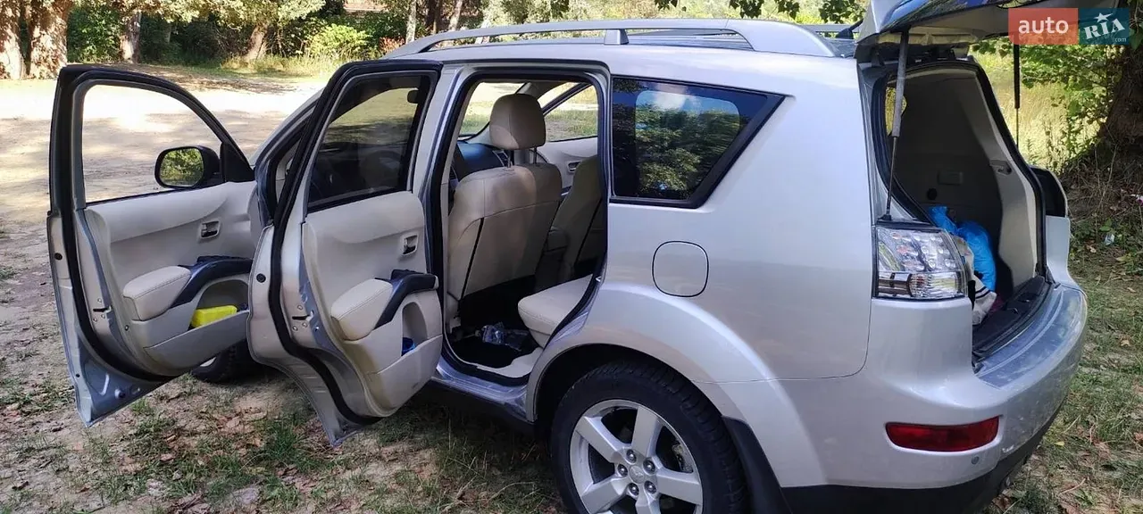 Mitsubishi Outlander 2007 photo 2