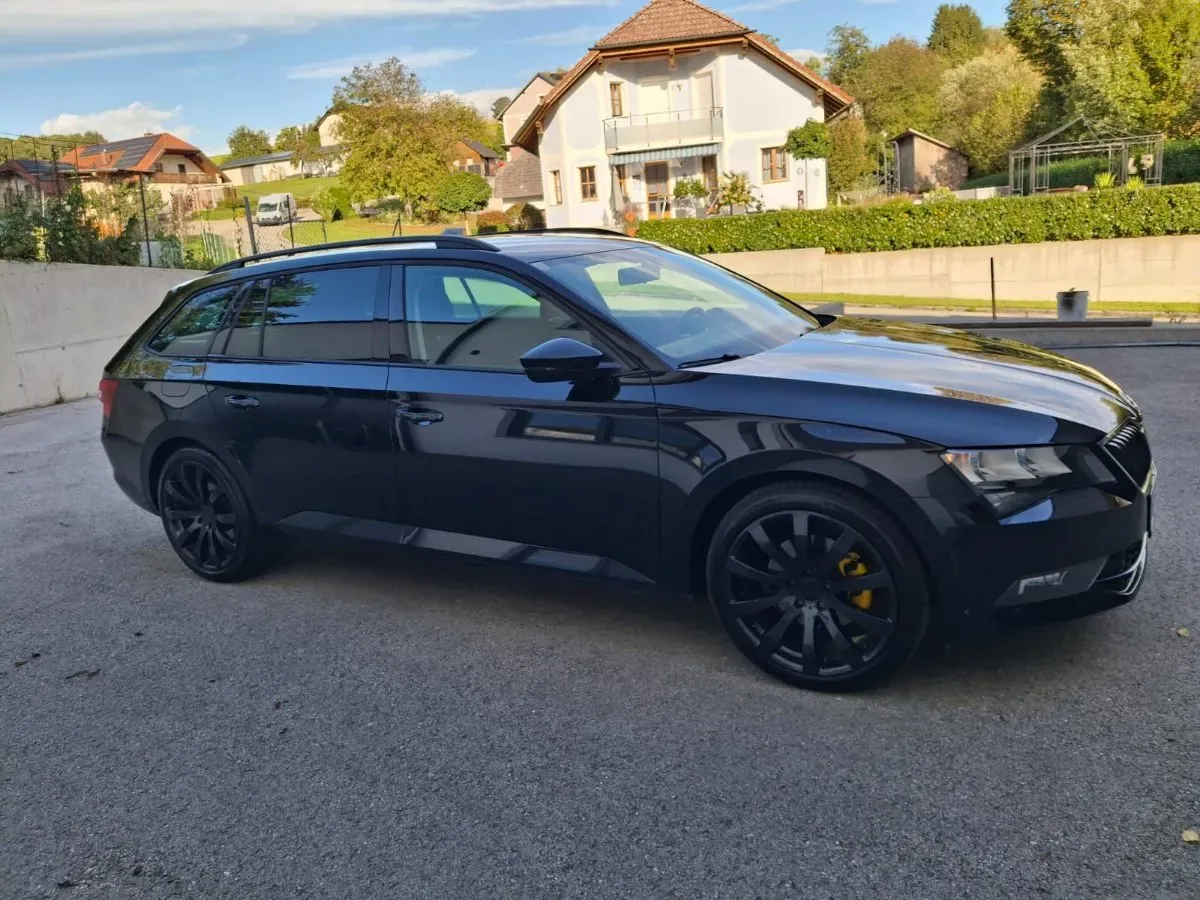Skoda Superb 2016 photo 2