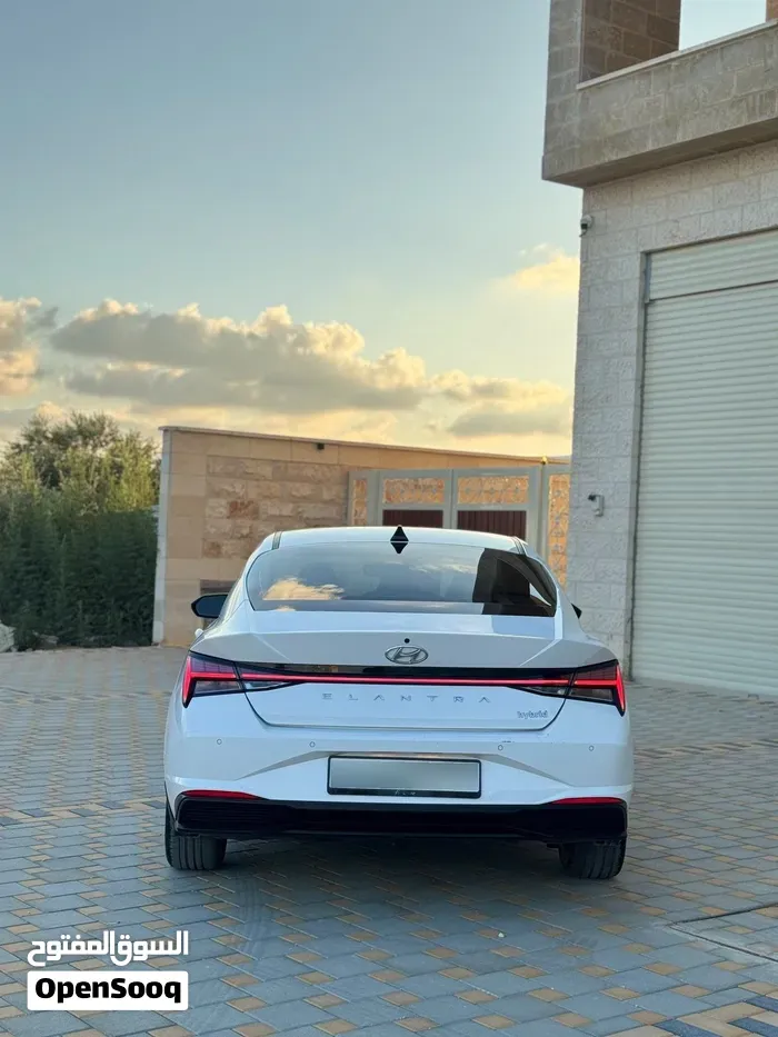 Hyundai Elantra 2023 photo 3