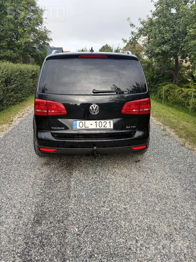 Volkswagen Touran 2011 photo 3