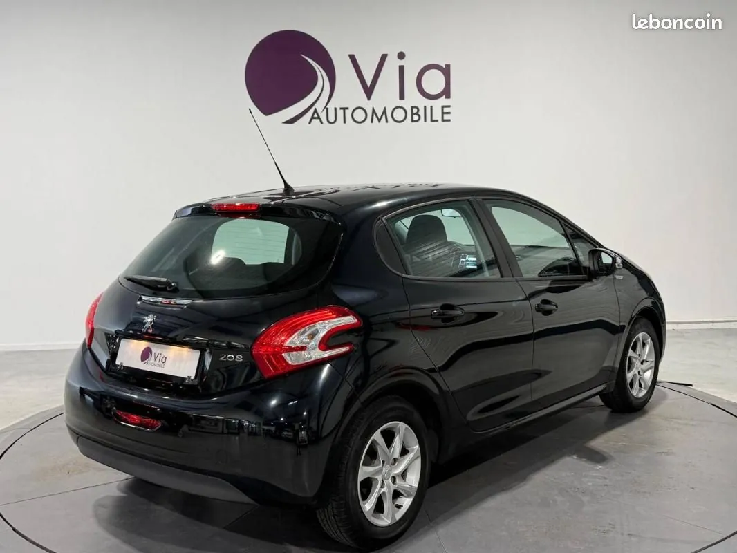 Peugeot 208 2013 photo 5