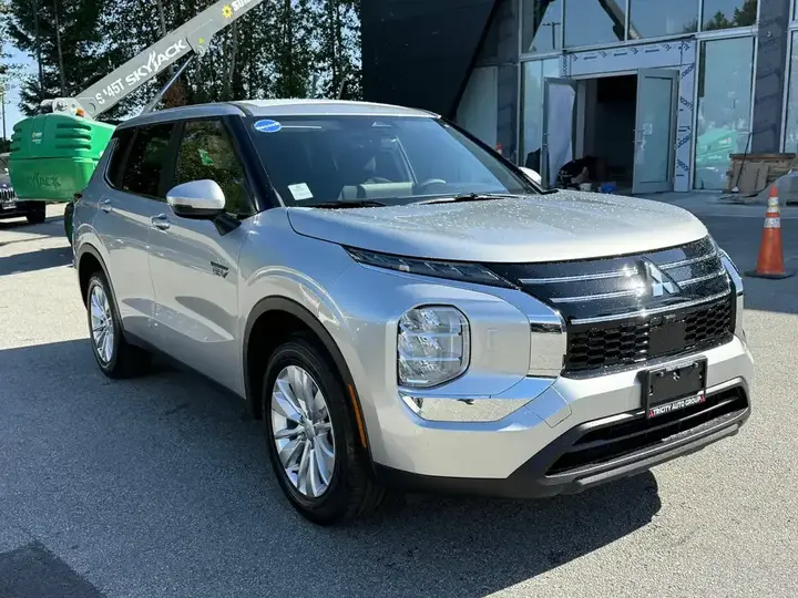 Mitsubishi Outlander 2026 photo 4